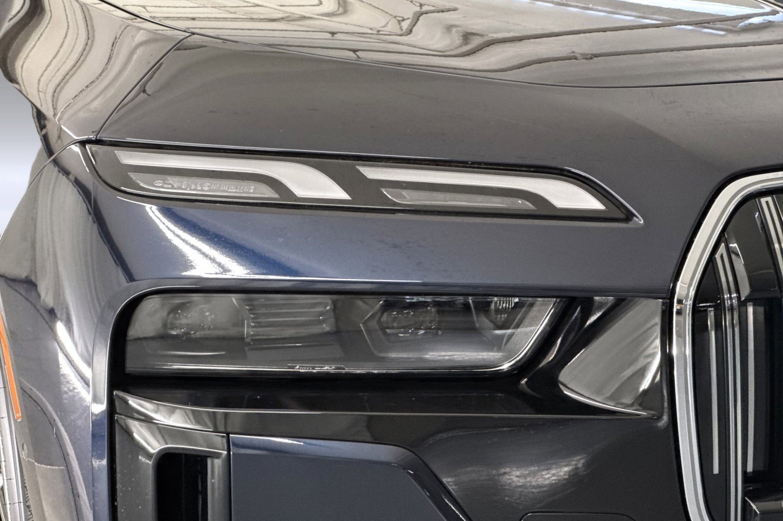 New 2026 BMW 750e xDrive AWD/4WD image 11