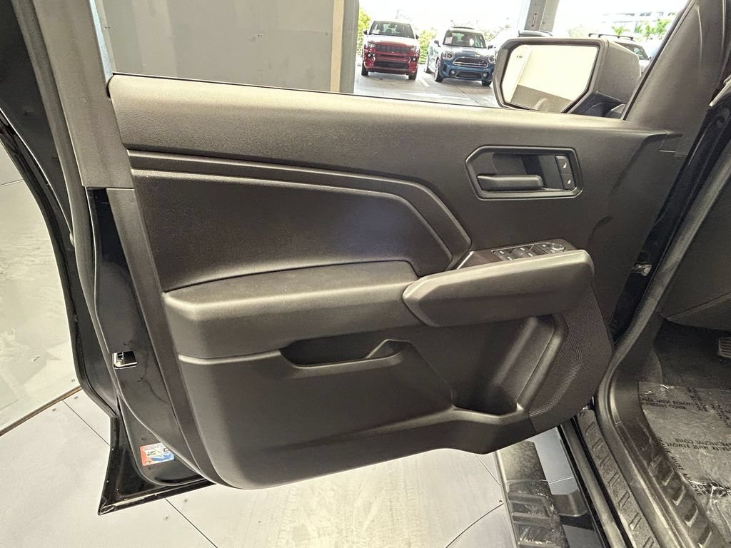 Used 2026 Chevrolet Colorado W/T w/ WT Custom Package RWD image 41