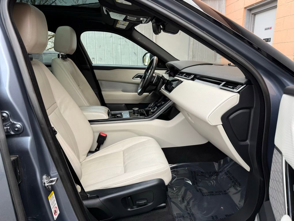 Used 2019 Land Rover Range Rover Velar R-Dynamic SE image 26
