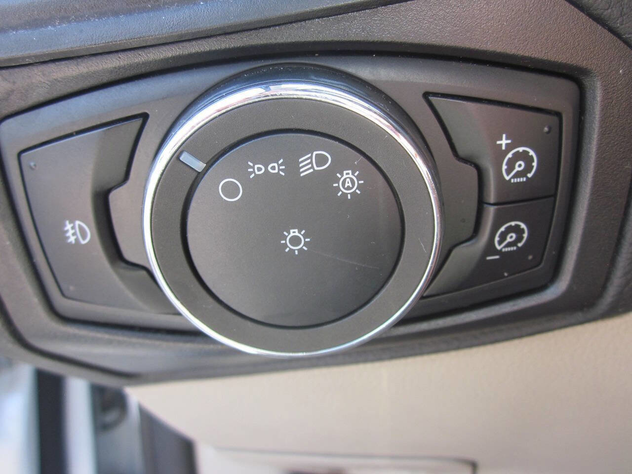Used 2012 Ford Focus SE FWD image 26
