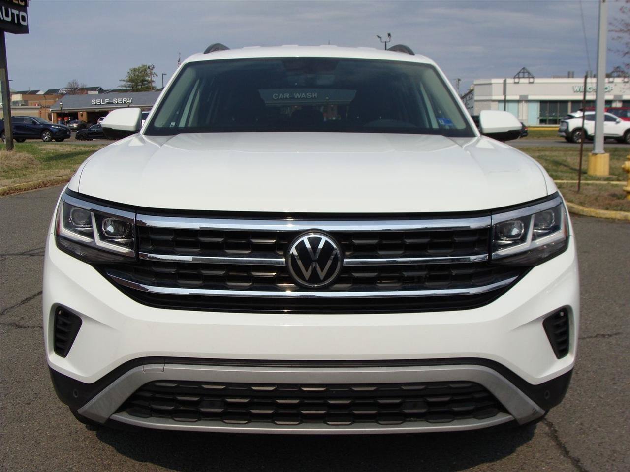 Used 2022 Volkswagen Atlas SE w/ Black Wheel Package FWD image 2