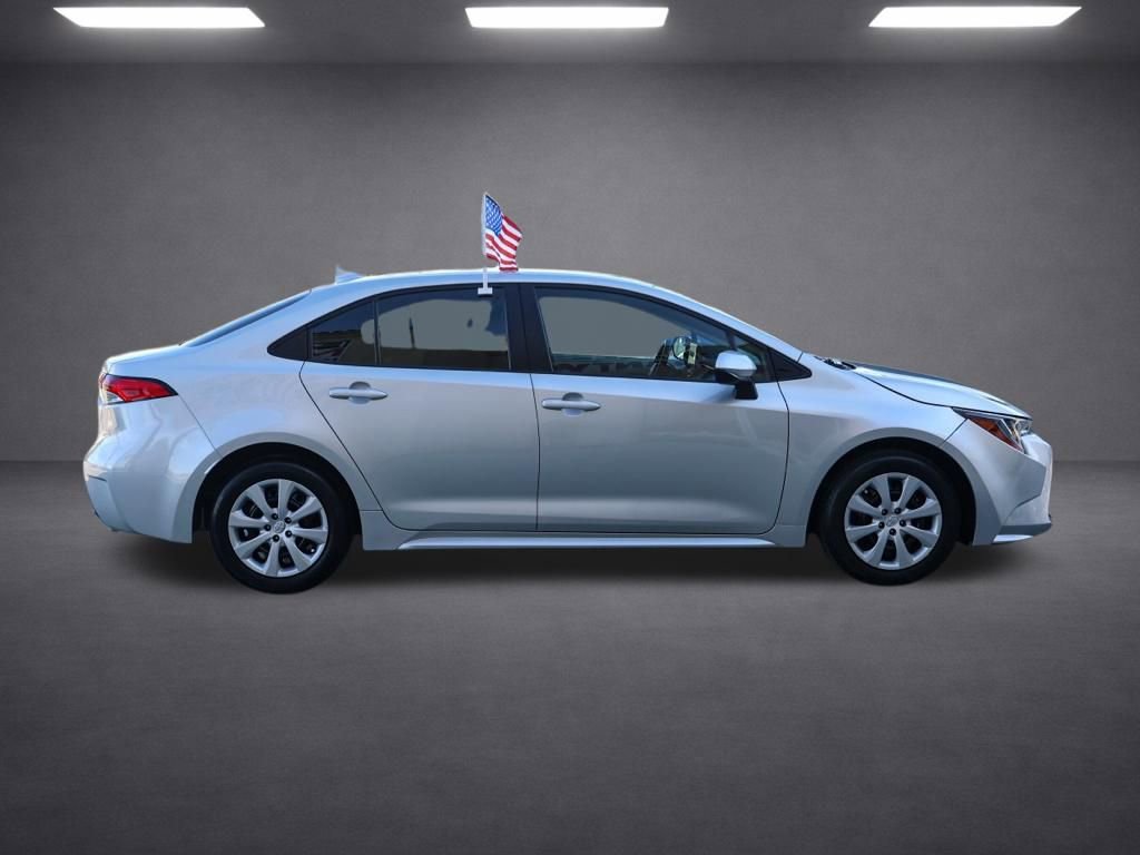 Used 2024 Toyota Corolla LE image 3