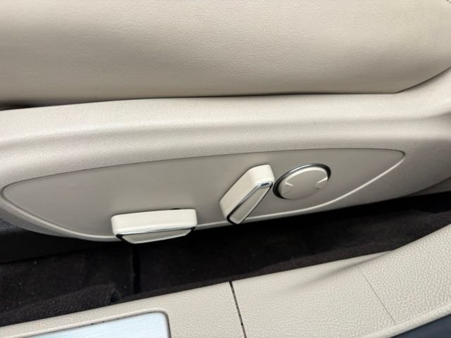 Used 2020 Lincoln MKZ FWD image 27