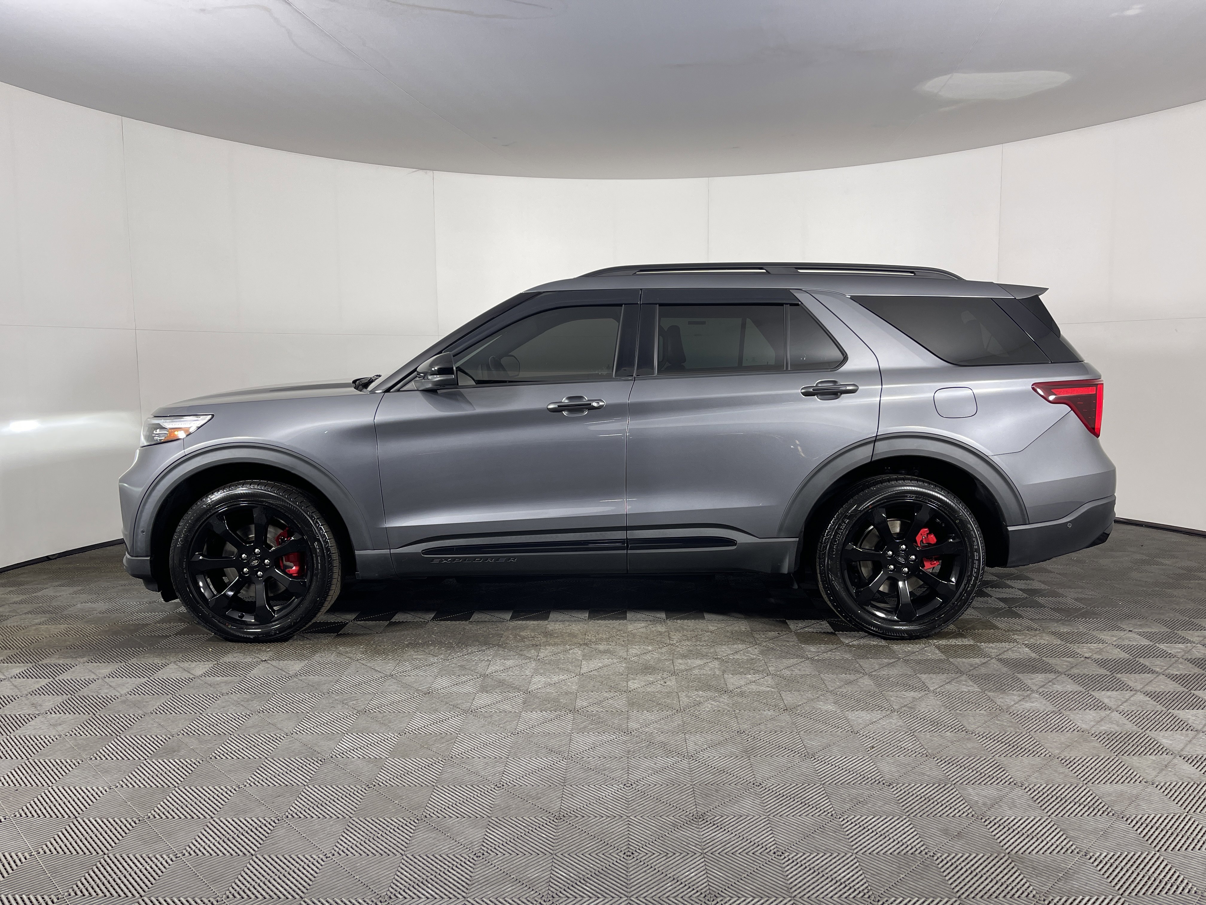 Used 2021 Ford Explorer ST w/ Equipment Group 401A image 3