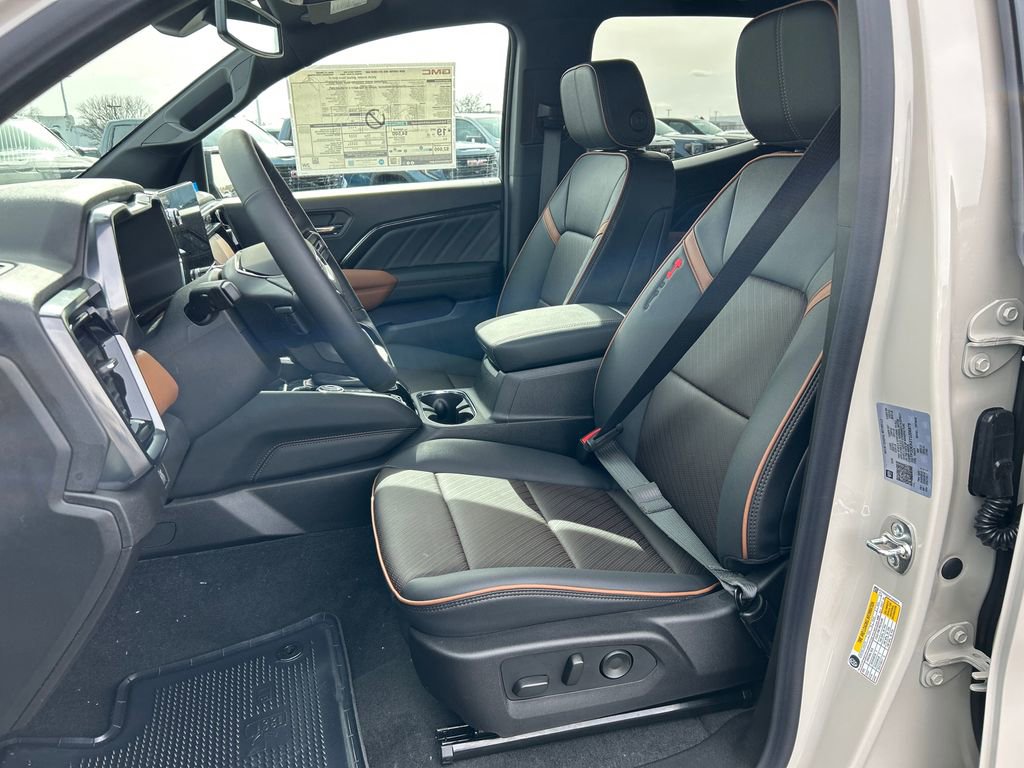 New 2026 GMC Canyon AT4 w/ AT4 Premium Package AWD/4WD image 17