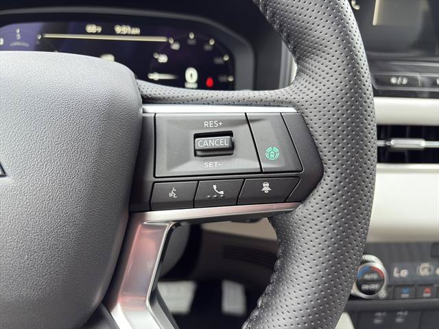 New 2026 Mitsubishi Outlander SEL FWD image 22