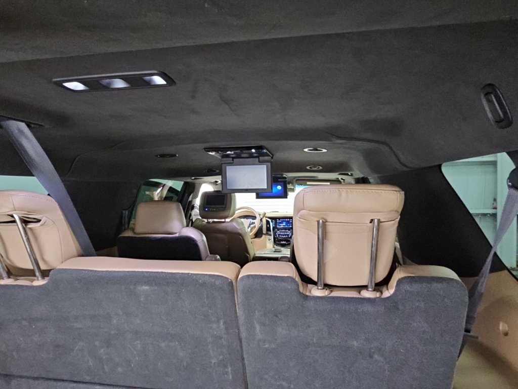 Used 2019 Cadillac Escalade ESV Platinum RWD image 41