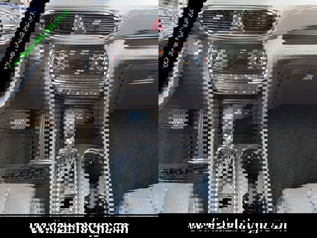 Used 2020 Hyundai Santa Fe Limited w/ Cargo Package image 22