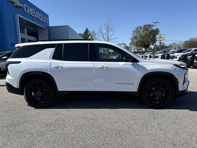 Used 2024 Chevrolet Traverse RS image 2
