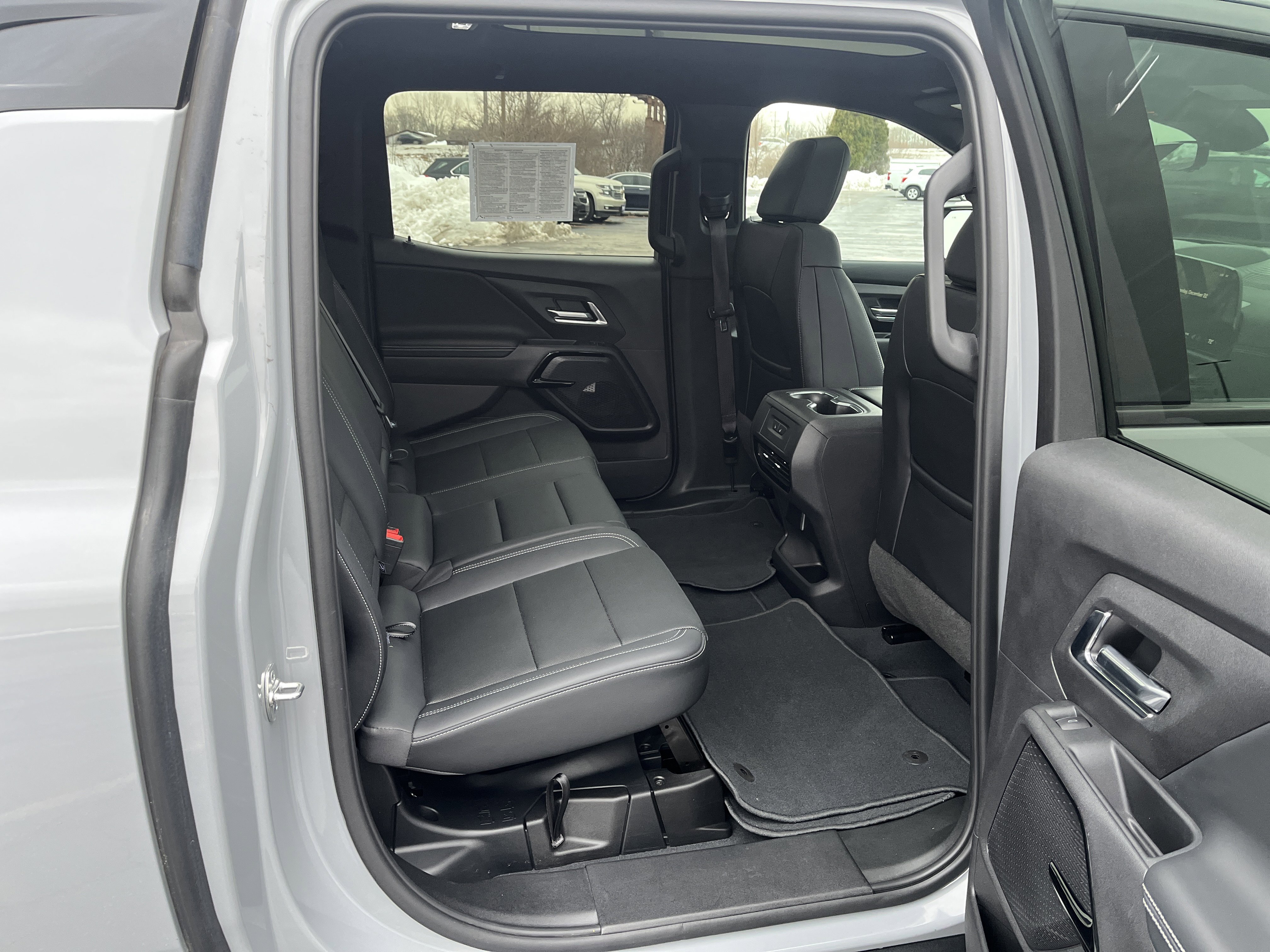 Used 2025 Chevrolet Silverado EV LT w/ LT Premium Package image 16