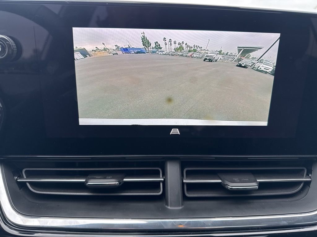Certified 2025 Chevrolet Trax RS w/ Sunroof Package FWD image 23