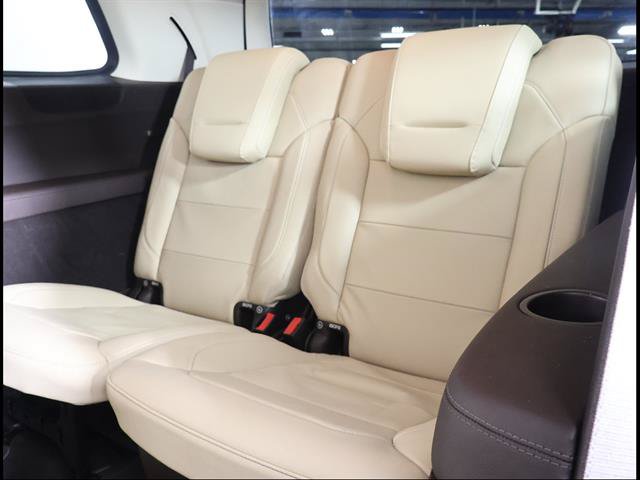 Used 2017 Mercedes-Benz GLS 550 4MATIC image 11