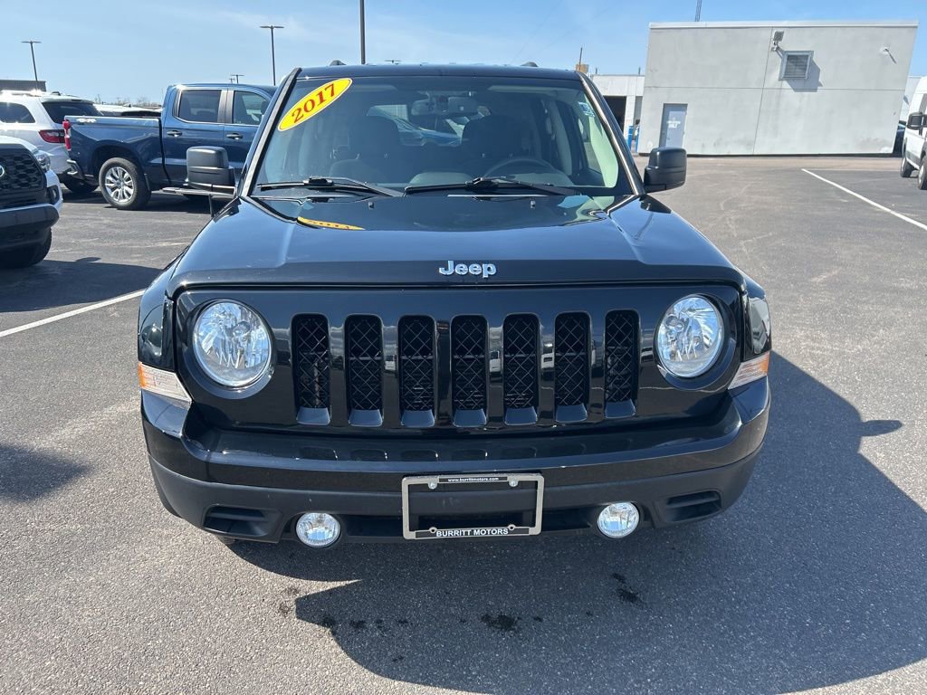 Used 2017 Jeep Patriot Sport w/ Power Value Group FWD image 2
