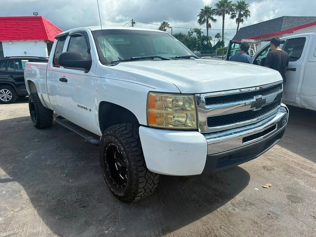 Used 2011 Chevrolet Silverado 1500 W/T w/ LS Package RWD image 2