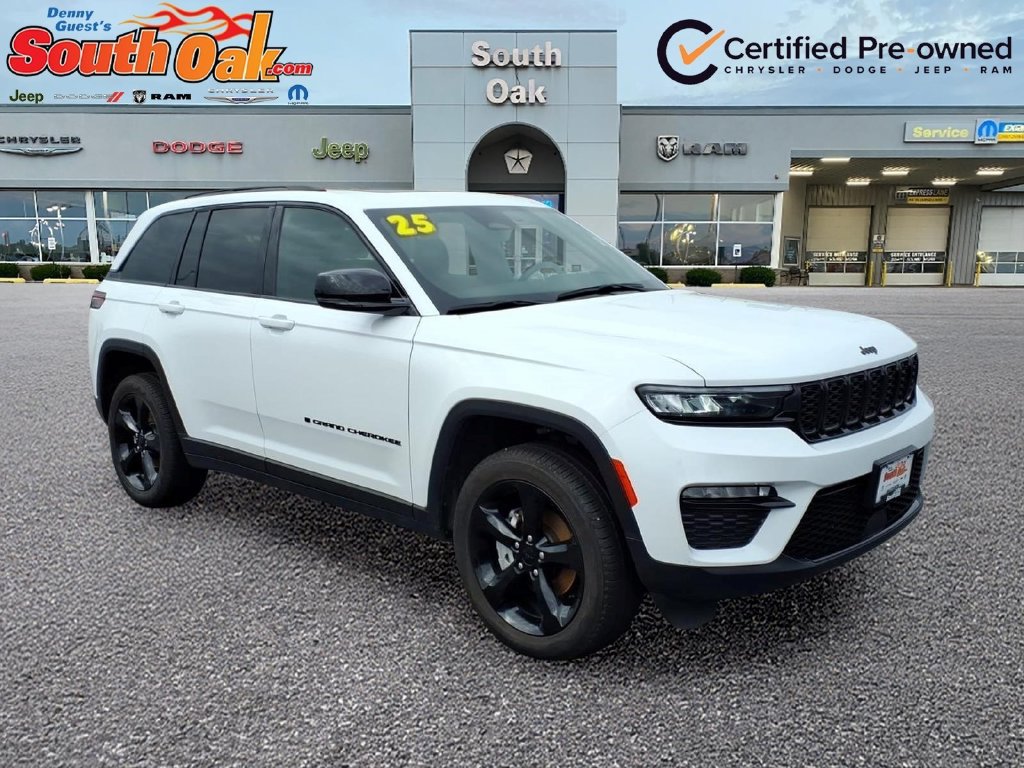 Used 2025 Jeep Grand Cherokee Limited w/ Black Appearance Package AWD/4WD image 1