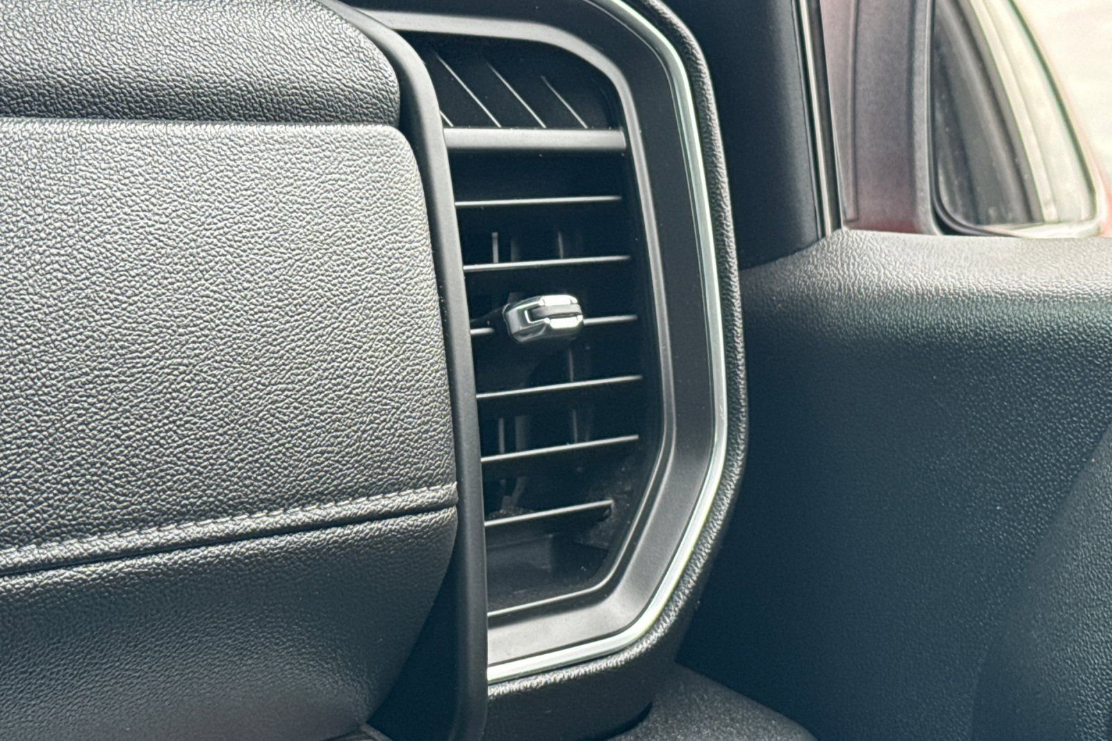 Used 2023 GMC Sierra 1500 SLE image 29