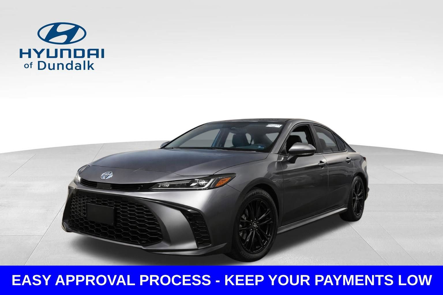 Used 2025 Toyota Camry LE image 1