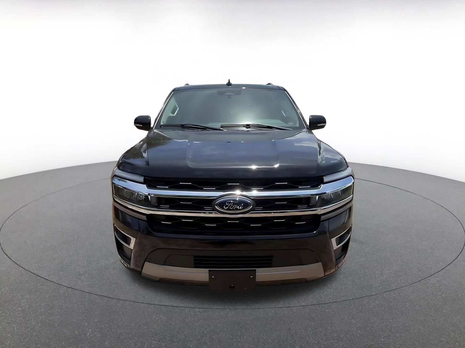 Used 2024 Ford Expedition Limited RWD image 11