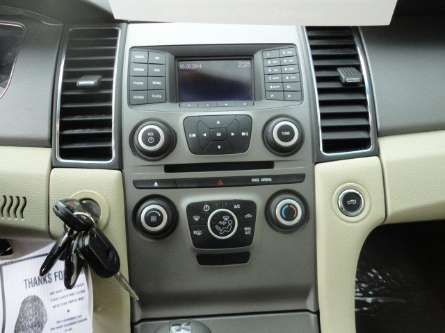 Used 2018 Ford Taurus SE image 6
