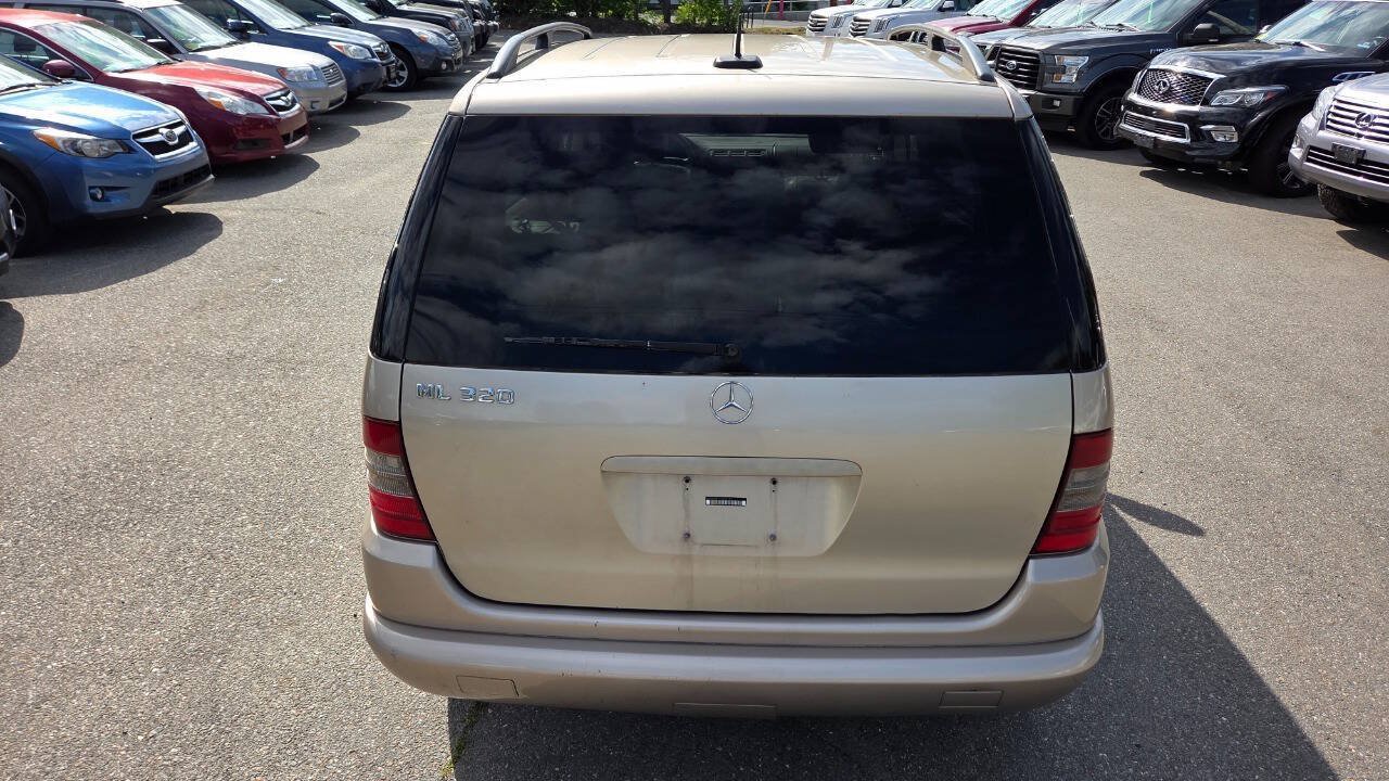 Used 2001 Mercedes-Benz ML 320 4MATIC image 11