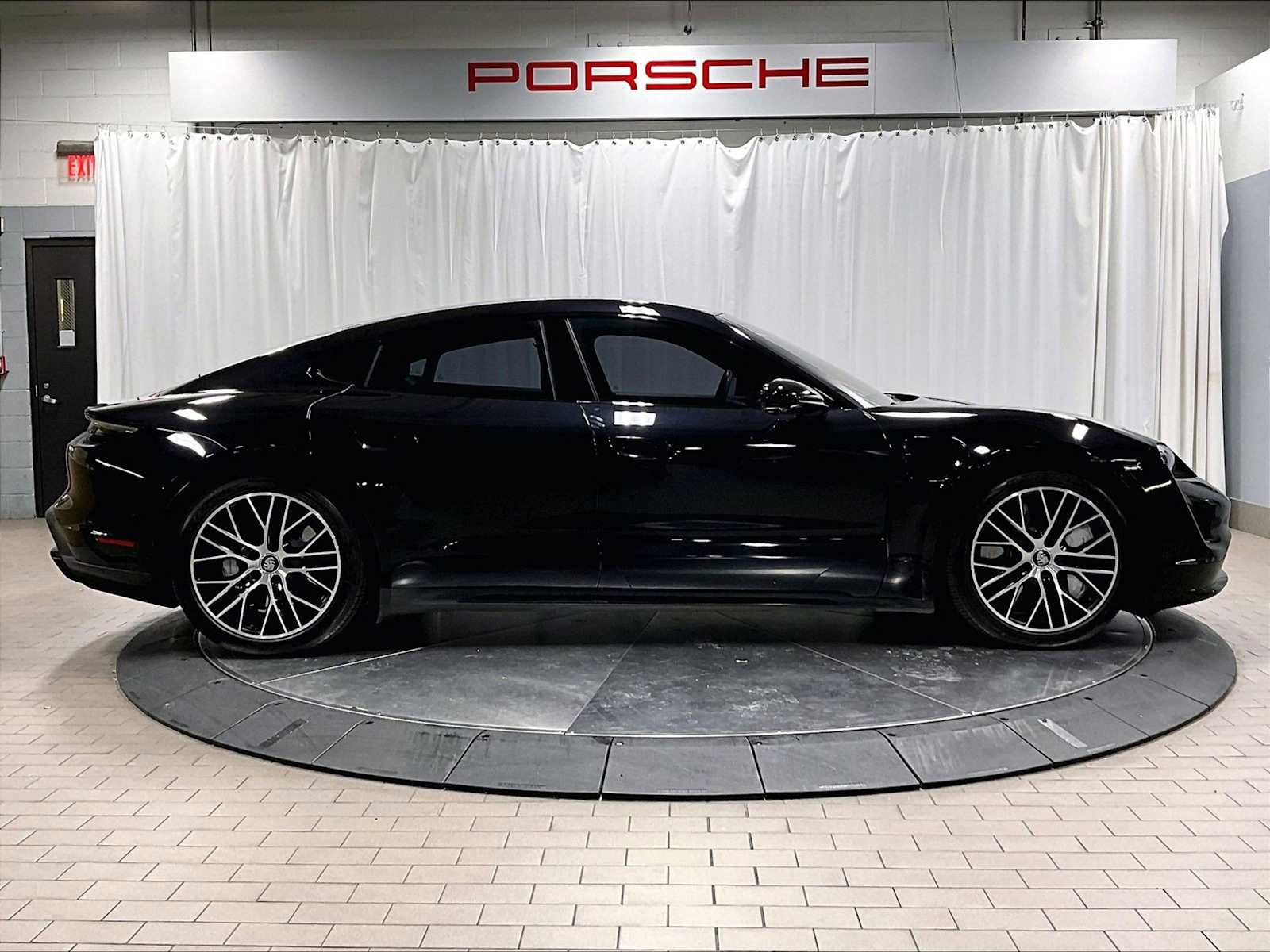 Used 2020 Porsche Taycan Turbo image 11