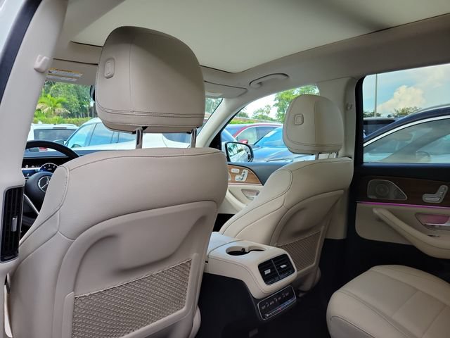 Used 2024 Mercedes-Benz GLS 450 4MATIC image 10