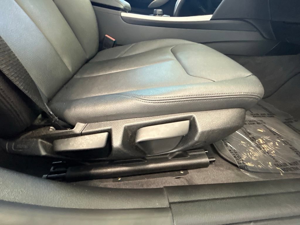 Used 2016 BMW 320i xDrive Sedan AWD/4WD image 23