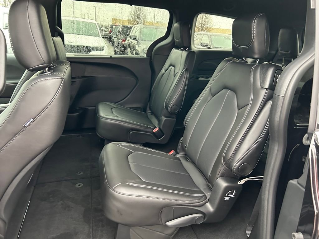 New 2026 Chrysler Voyager LX image 25