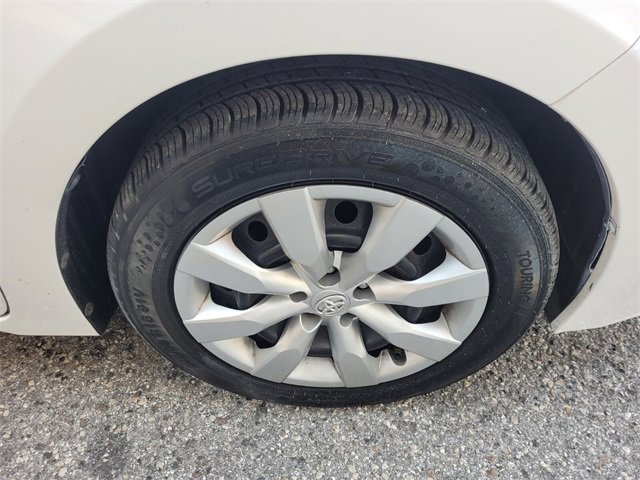 Used 2015 Toyota Corolla LE image 17