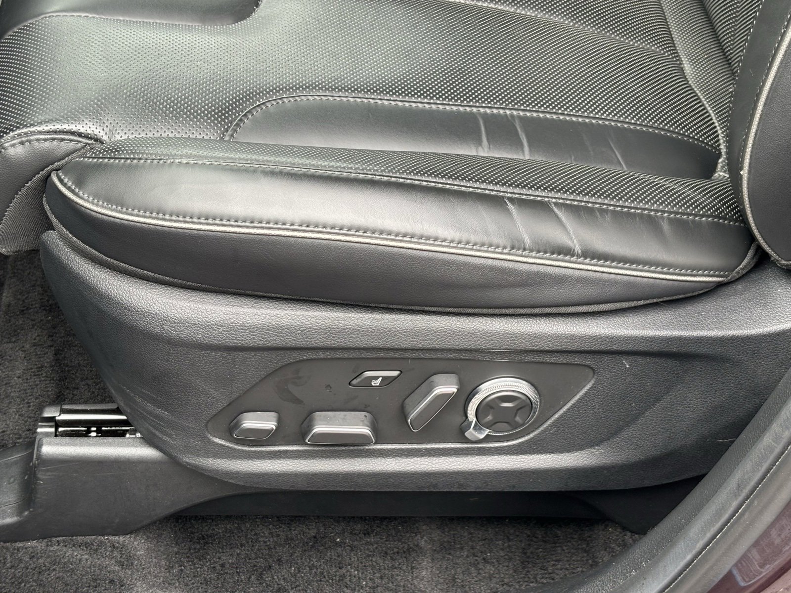 Used 2024 Hyundai Palisade Calligraphy image 16