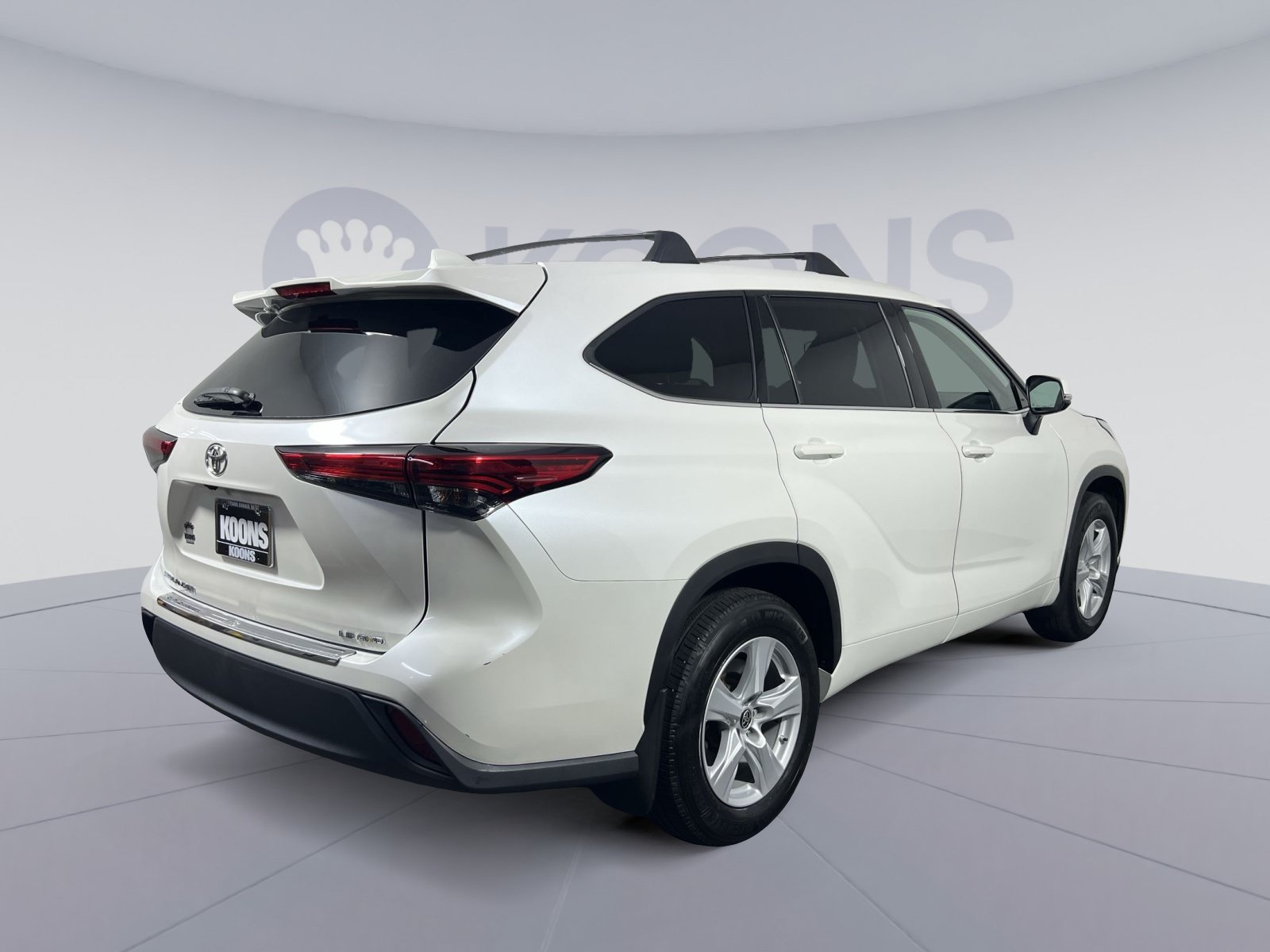 Used 2020 Toyota Highlander LE AWD/4WD image 7