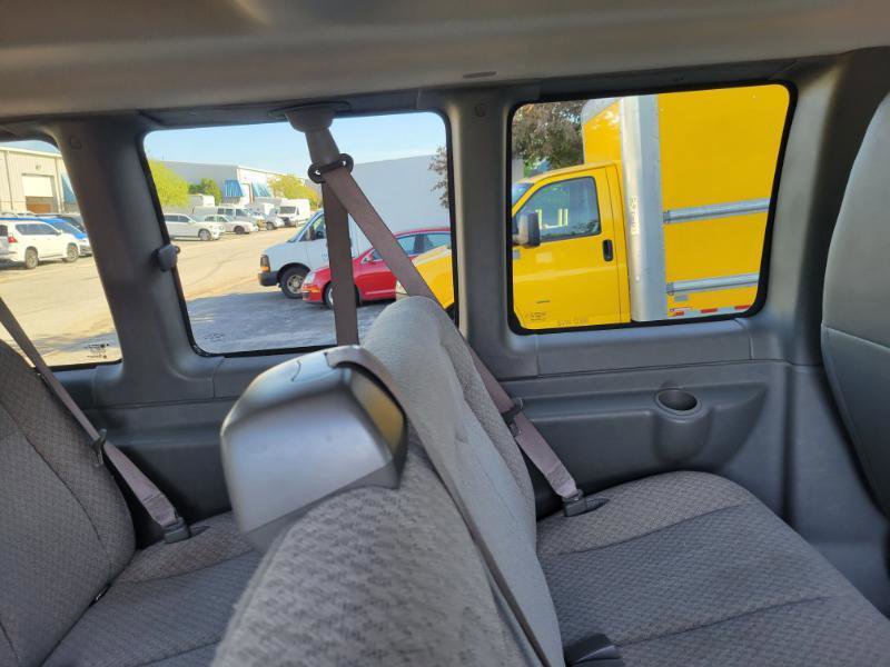 Used 2018 Chevrolet Express 3500 LS RWD image 38