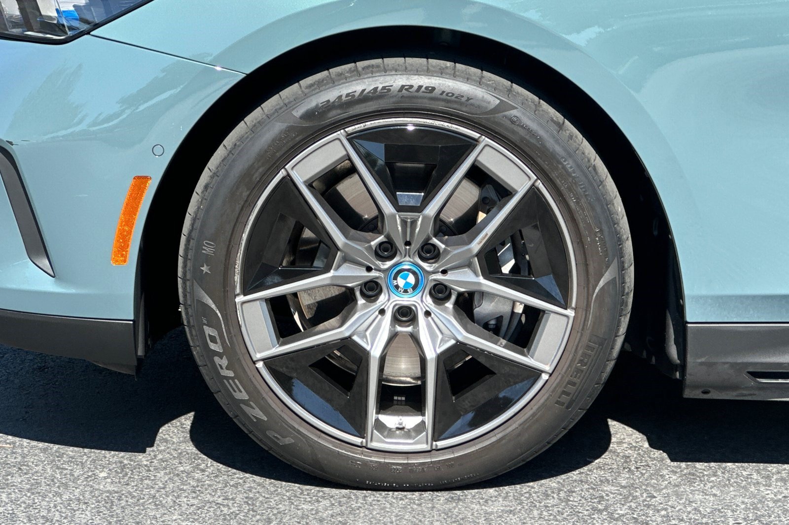 Certified 2024 BMW i5 eDrive40i w/ Premium Package RWD image 38