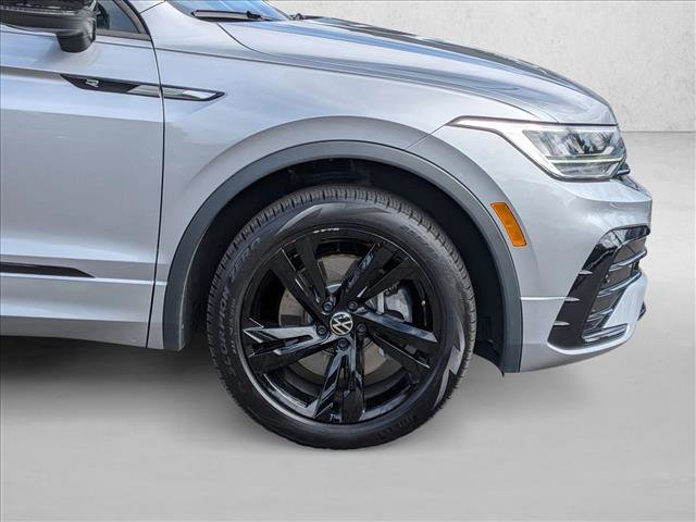 Used 2024 Volkswagen Tiguan SE R-Line AWD/4WD image 25