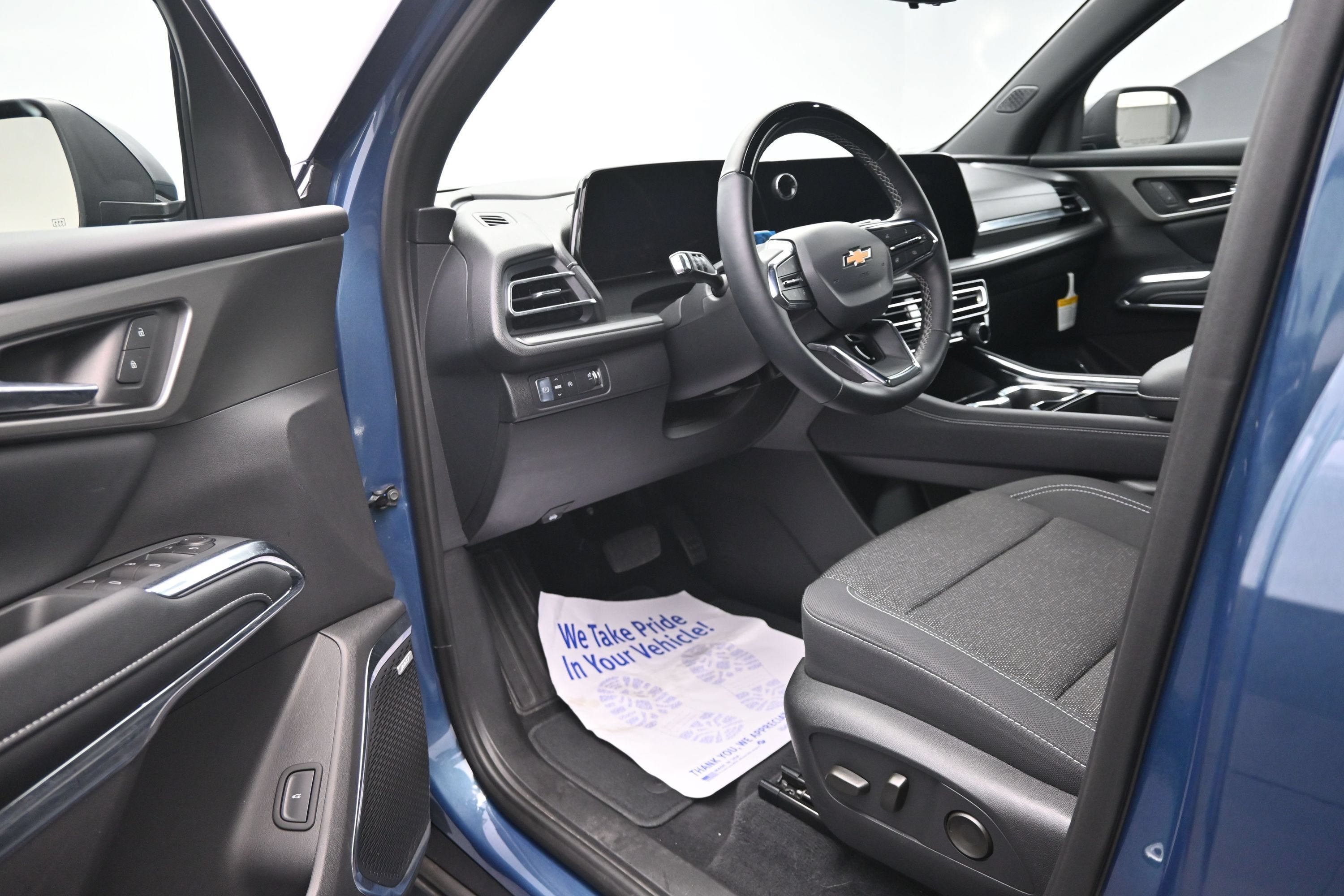 Certified 2026 Chevrolet Traverse LT w/ Enhanced Driving Package FWD image 10