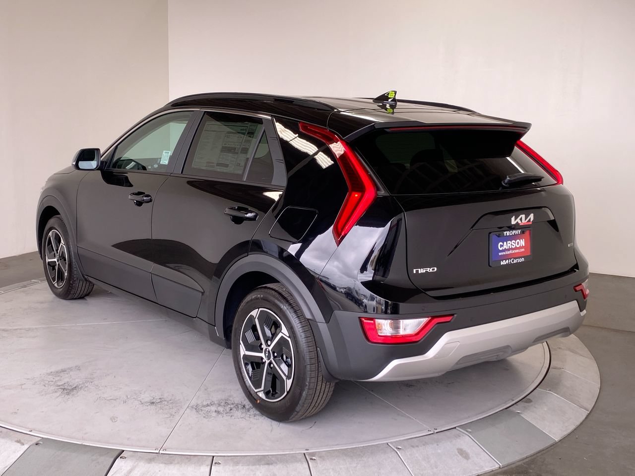 New 2026 Kia Niro EX FWD image 3