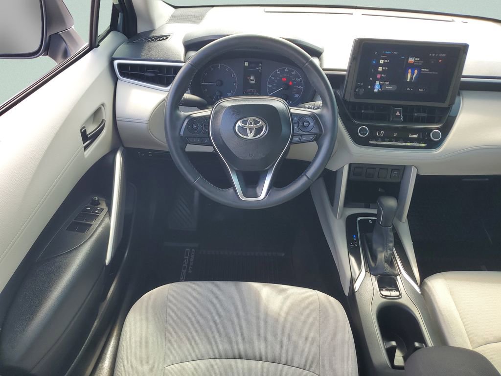 Certified 2025 Toyota Corolla Cross LE image 15