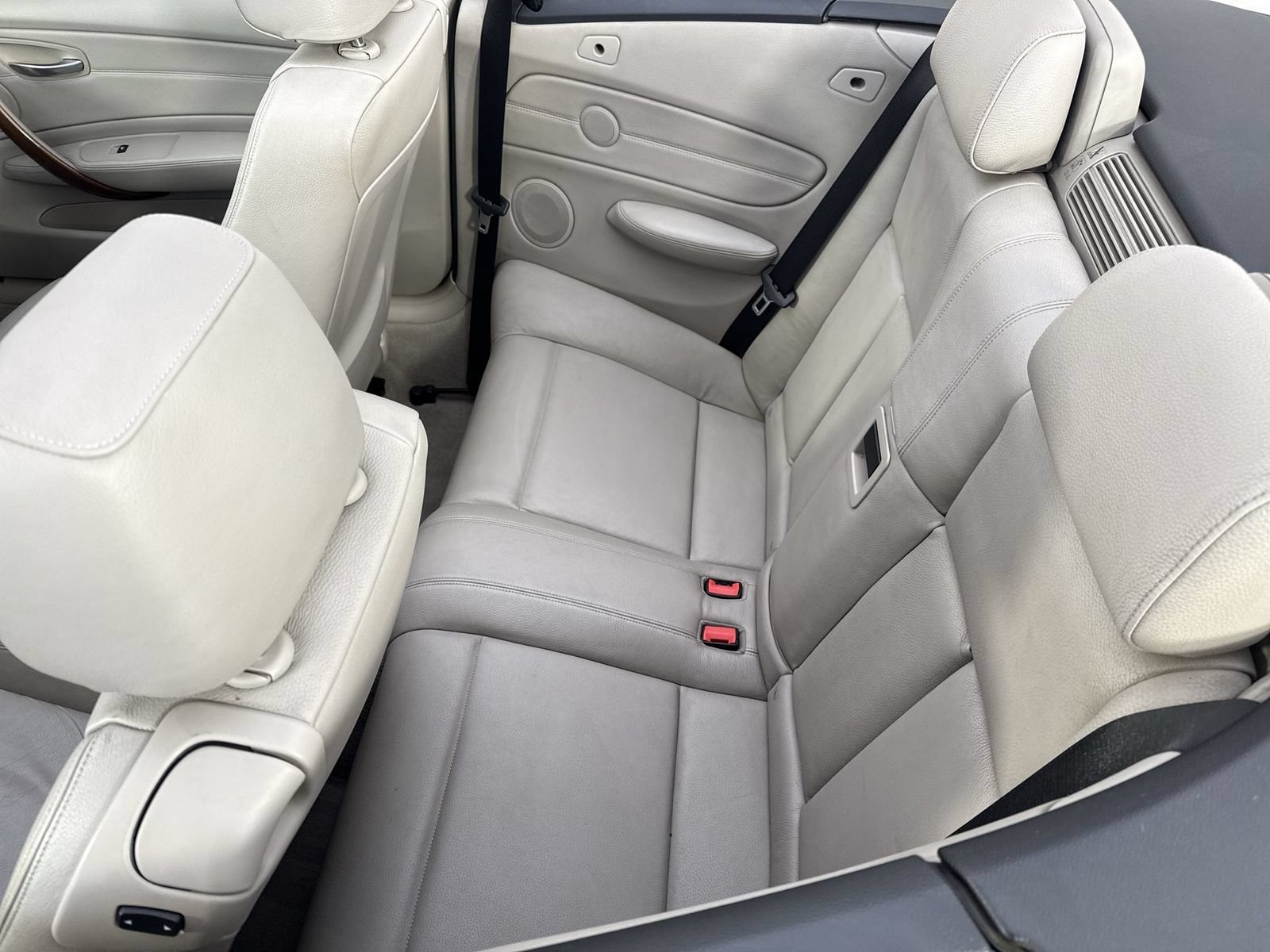 Used 2009 BMW 135i Convertible RWD image 20
