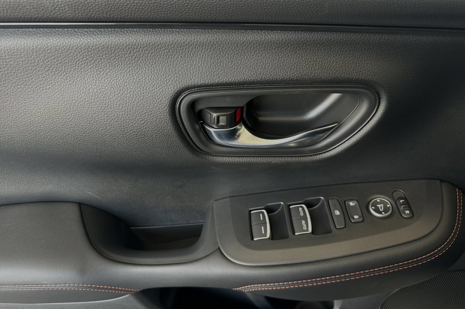 New 2025 Honda HR-V Sport image 11