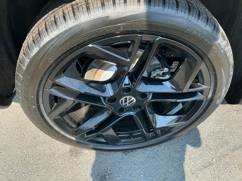 New 2026 Volkswagen Tiguan SE R-Line FWD image 22