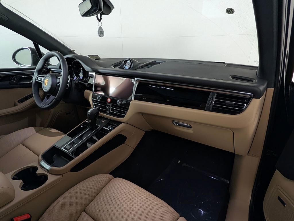 New 2026 Porsche Macan image 19