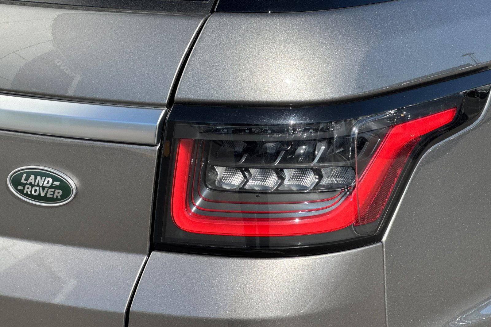 Used 2020 Land Rover Range Rover Sport HSE image 34