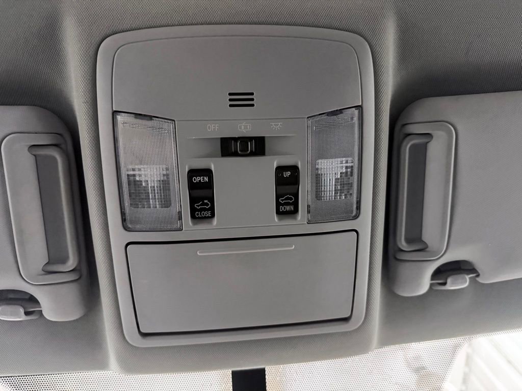 Used 2016 Toyota RAV4 XLE FWD image 19