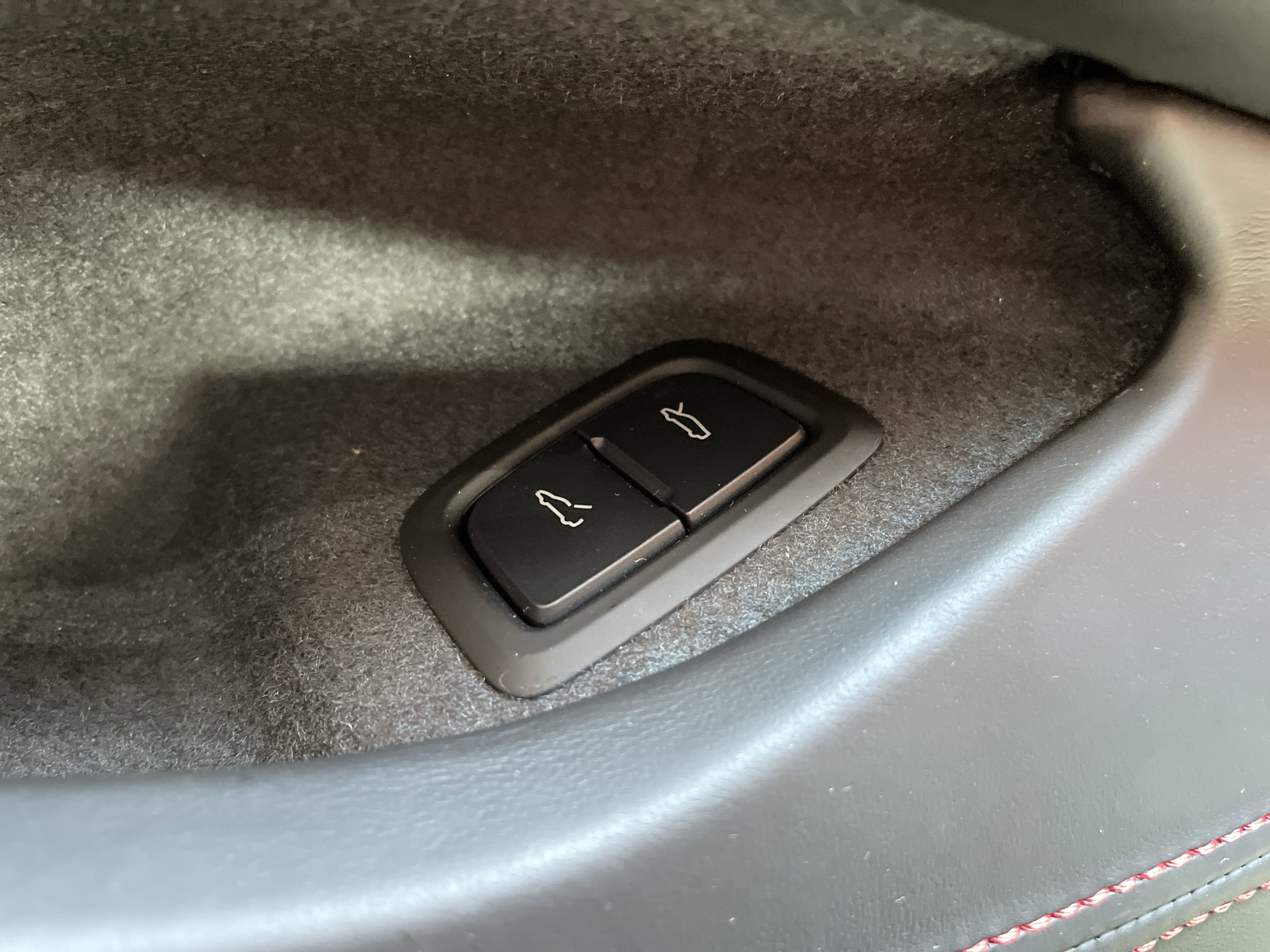 Used 2025 Chevrolet Corvette E-Ray w/ LPO, Roadside Safety Package image 28