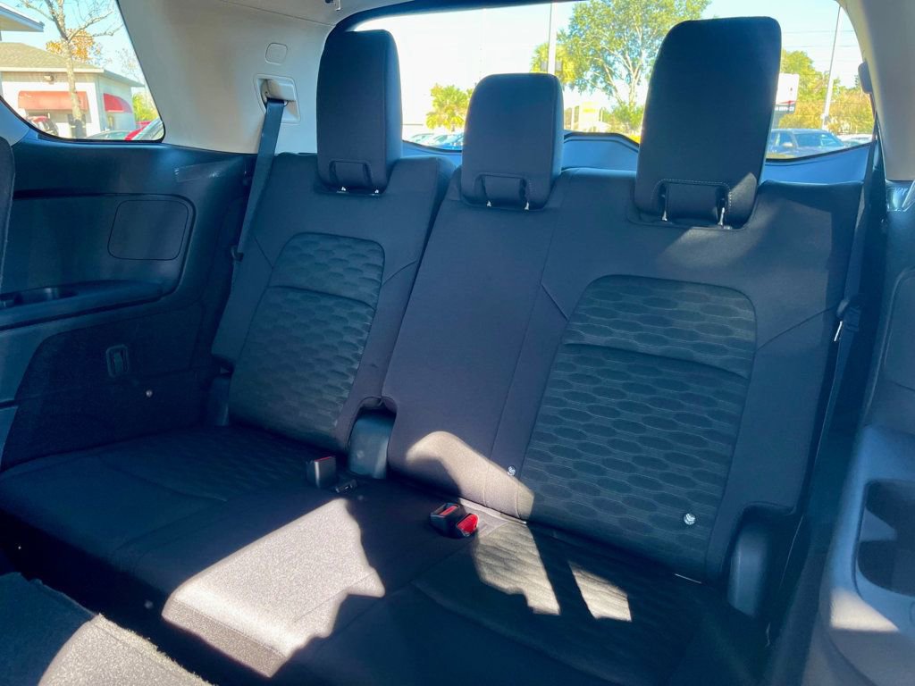 Used 2024 Nissan Pathfinder SV image 13