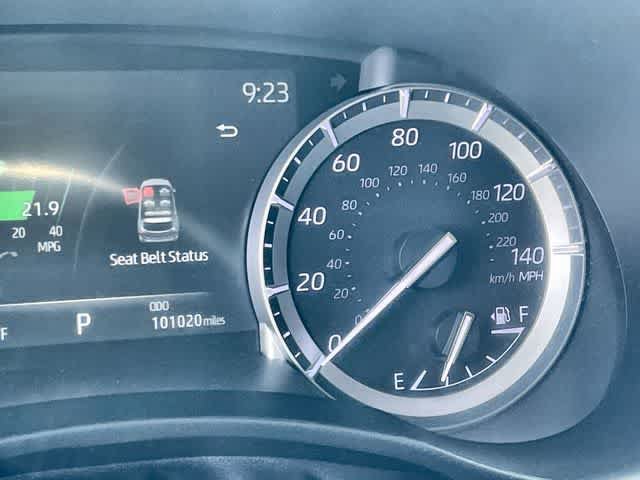 Used 2022 Toyota Highlander XLE AWD/4WD image 19