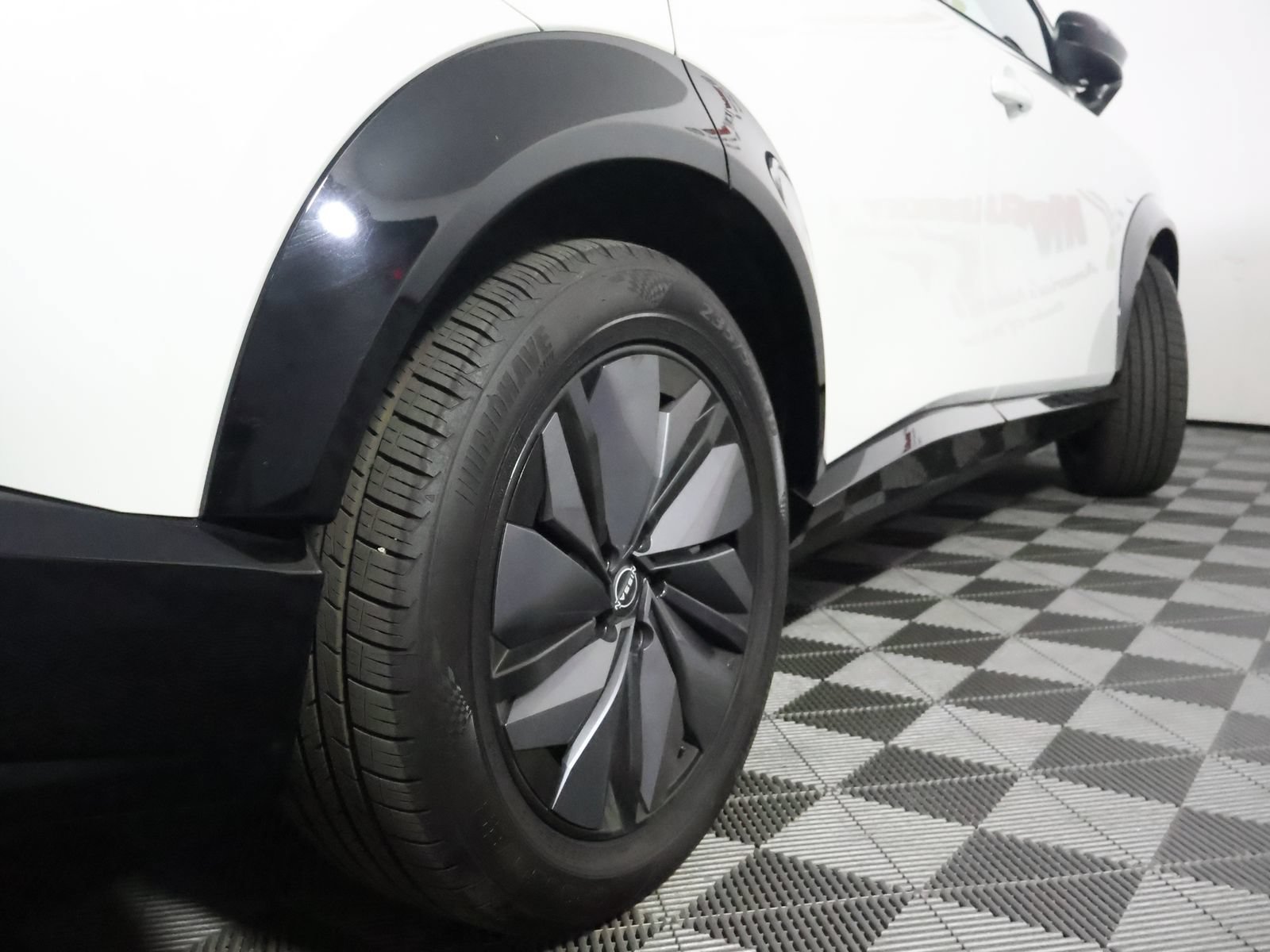 Used 2023 Nissan Ariya AWD image 13