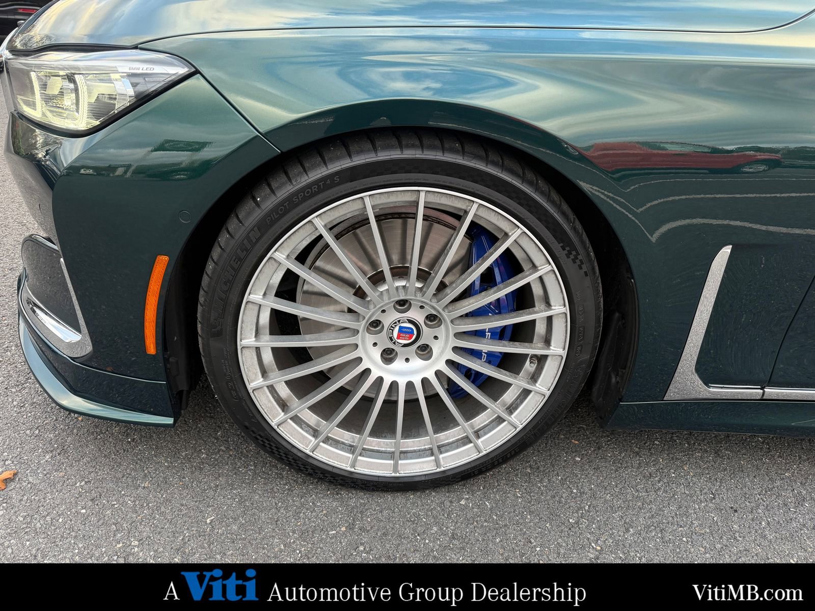 Used 2022 BMW ALPINA B7 xDrive w/ Luxury Rear Seating Package image 12