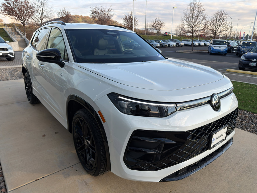 New 2026 Volkswagen Tiguan SE R-Line image 4