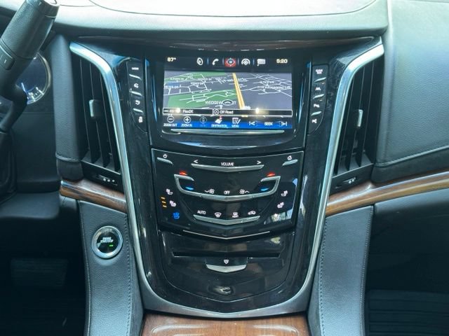 Used 2017 Cadillac Escalade Luxury AWD/4WD image 29